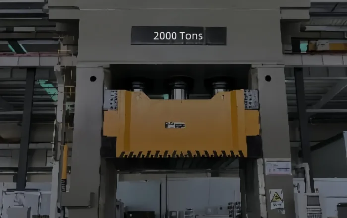 Moulage SMC 2000 tonnes