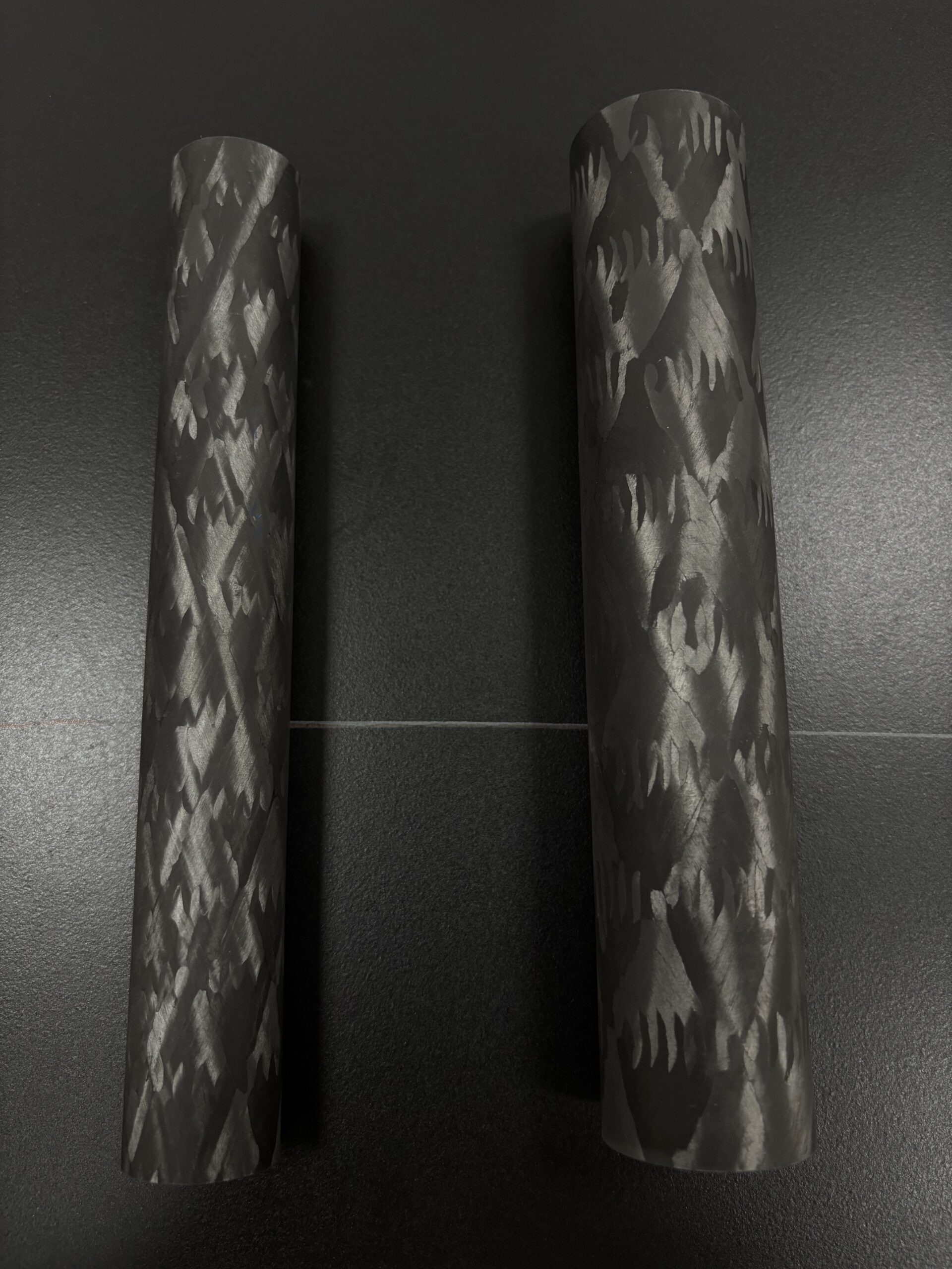 tubo avvolto in filamenti di fibra di carbonio tubo avvolto in filamenti di fibra di carbonio